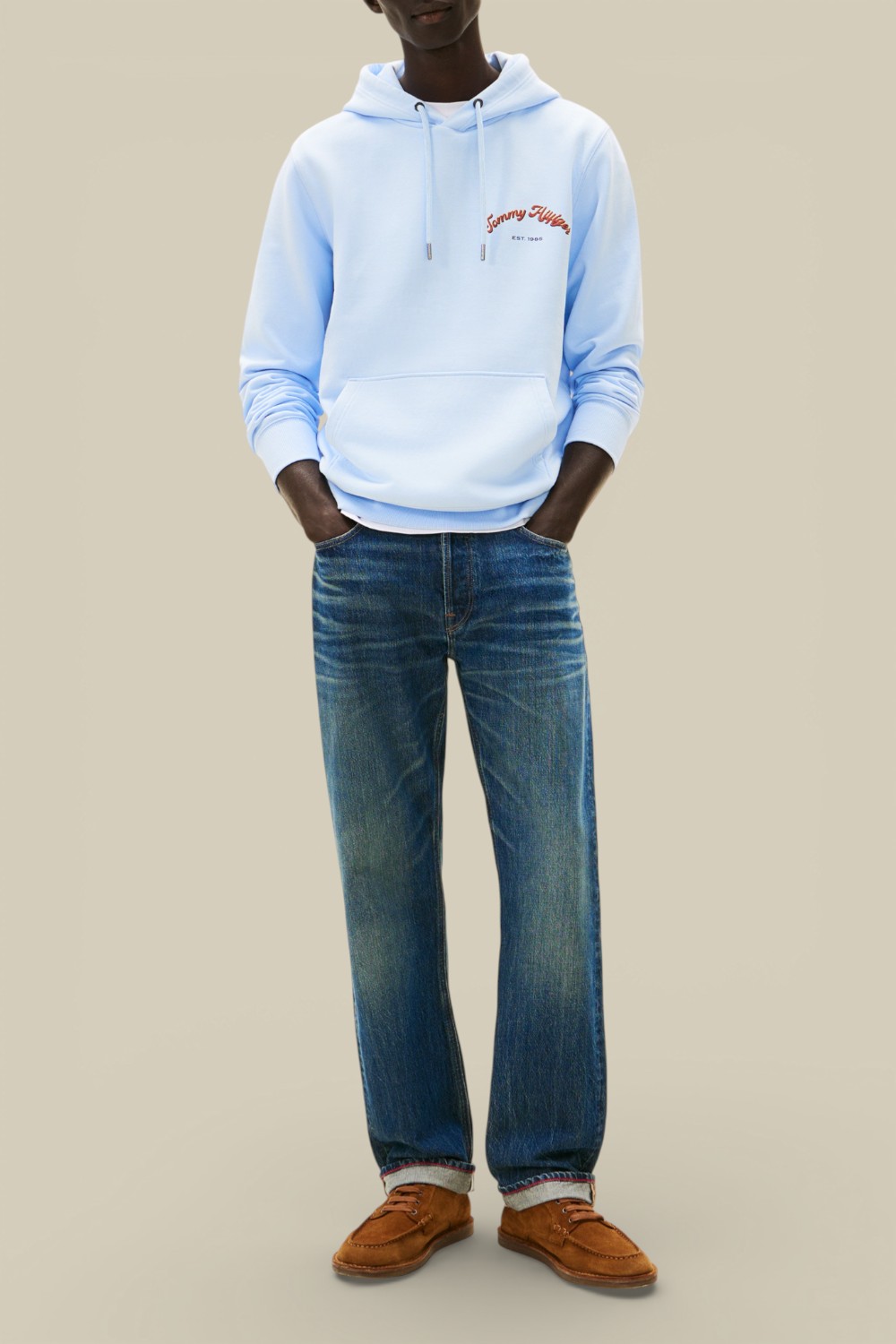 תמונת כל הלוק של קפוצ'ון כותנה